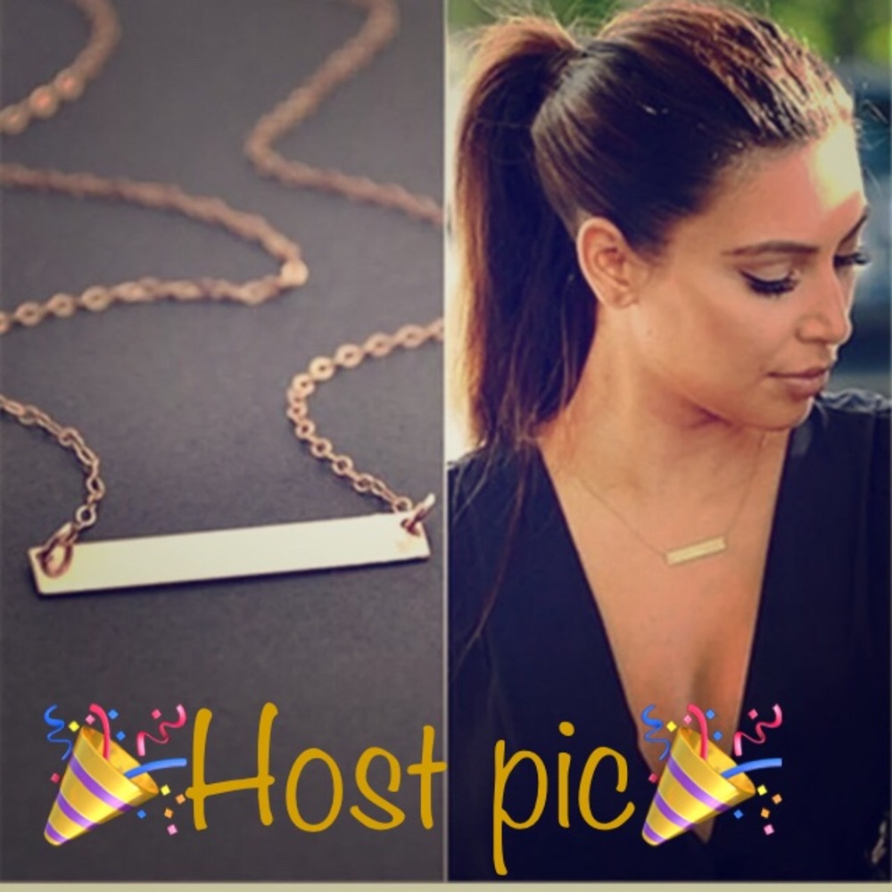 🎉HP🎉Gold Bar necklace✨can engrave Free W/any purchase